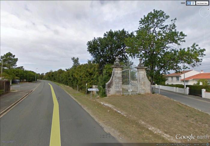 gate Saint-Xandre gate Saint-Xandre