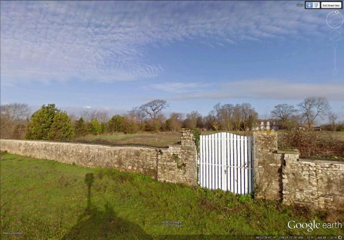 country gate to an estate country gate to an estate